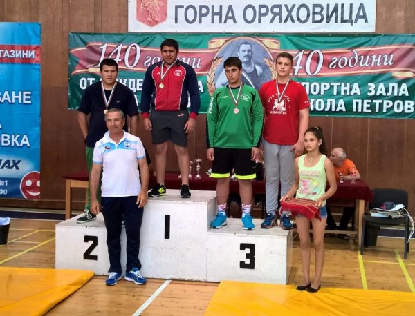 Николай Дончев се завърна с медал от Държавното първенство по свободна борба / Новини от Казанлък
