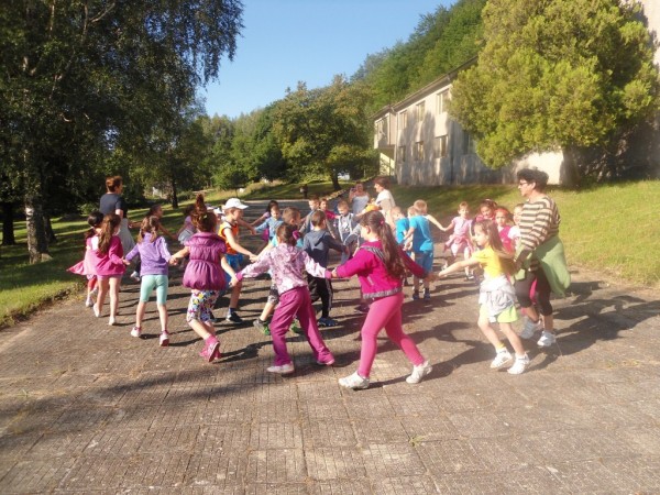 650 деца и ученици вече са заявили почивка в общинската база на лагер „Паниците“ / Новини от Казанлък