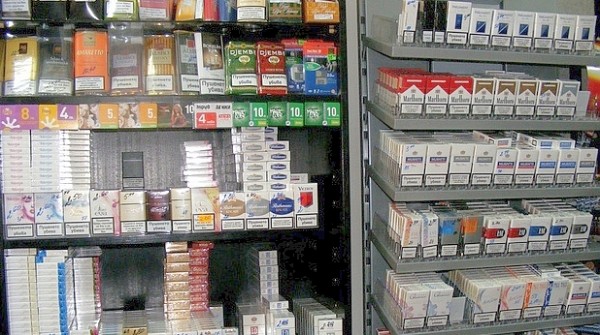 Откраднаха цигари за 2 000 лева от павилион в Казанлък / Новини от Казанлък