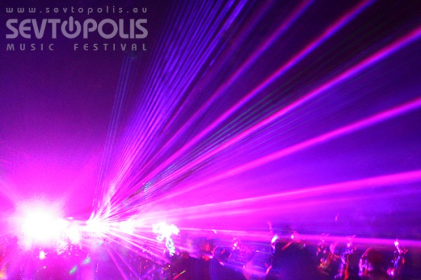 Уникално лазерно шоу над язовира в VI Техно-фестивал “Севтополис“ този уикенд / Новини от Казанлък