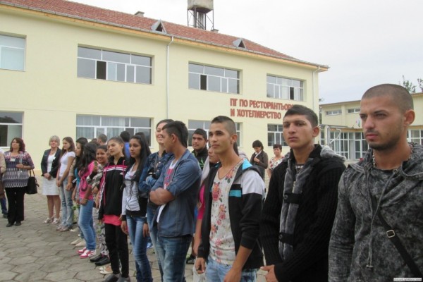 1257 ученици влизат в клас за новата учебна година в общината / Новини от Казанлък
