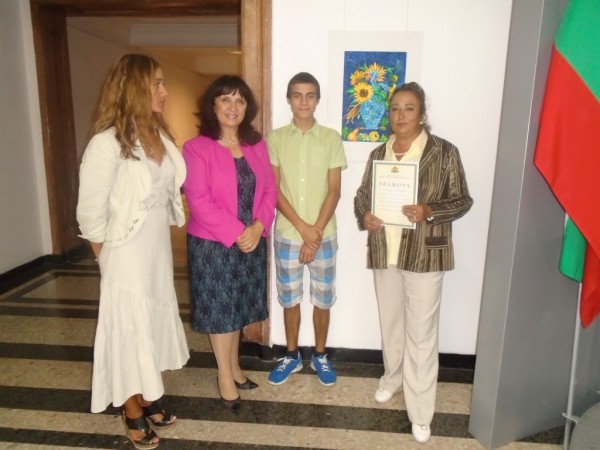 Деца от Казанлък с изложба в Министерството на образованието / Новини от Казанлък