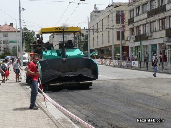 В петък започва асфалтирането на бул. „Никола Петков” / Новини от Казанлък