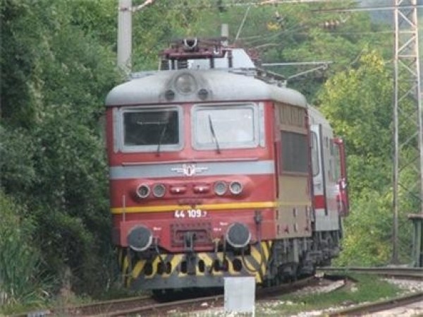 Влак премаза възрастна жена край Казанлък / Новини от Казанлък
