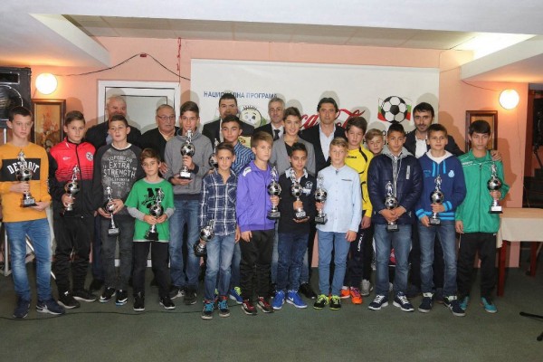 Млад казанлъчанин е сред най-добрите футболисти в България / Новини от Казанлък