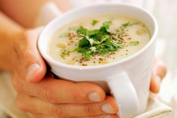 Топла супа за Коледа – милосърден жест от ресторант „Лъки“ / Новини от Казанлък