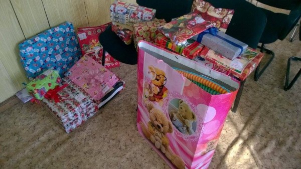 С подаръци за 113 деца приключи „Акция Дядо Коледа 2015” / Новини от Казанлък