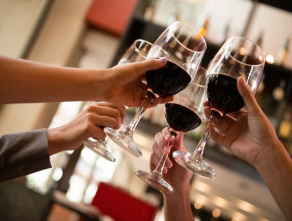 Посрещнете Деня на виното и любовта в ресторант ЛЪКИ / Новини от Казанлък