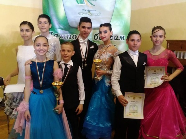 Медали за казанлъшките танцьори от турнир в Чирпан / Новини от Казанлък