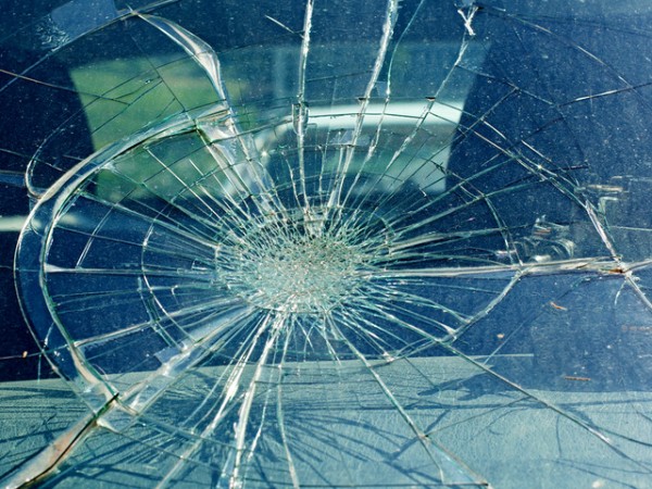 Заловиха мъж счупил стъклото на автобус / Новини от Казанлък