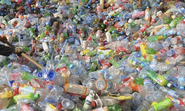  Казанлъчанин е глобен за съхраняването на 3 тона пластмасови отпадъци / Новини от Казанлък