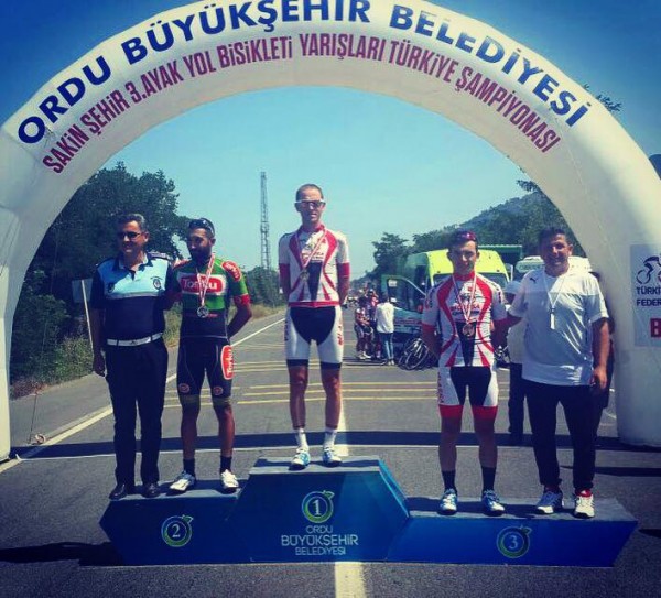 Георги Георгиев победи на колоездачно състезание в Турция / Новини от Казанлък
