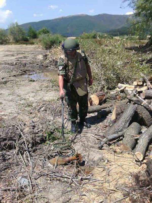 Взривиха 122 мм мина в землището на Горно Изворово / Новини от Казанлък