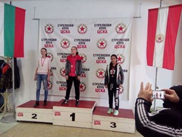 Младите надежди на клуб по стрелба „Севтополис“ с медали от две състезания / Новини от Казанлък