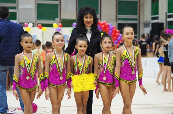 Грациите на Казанлък спечелиха медали от силен турнир в Пазарджик / Новини от Казанлък