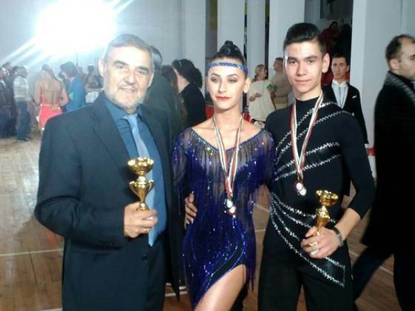  Танцьорите от Казанлък със силно представяне в Чирпан / Новини от Казанлък