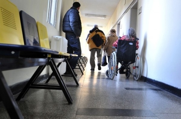 Хората с увреждания трябва да представят експертни решения на ТЕЛК / Новини от Казанлък