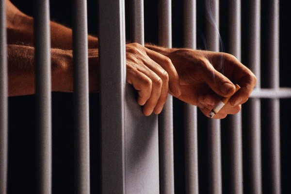 Рецидивист с 12 присъди влиза в затвора за кражба на телефон / Новини от Казанлък