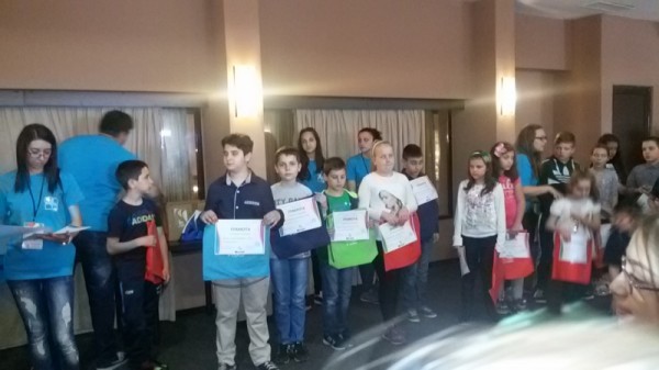 13 деца от школата по програмиране в Казанлък отиват на финали в състезанието “Знайко“ / Новини от Казанлък