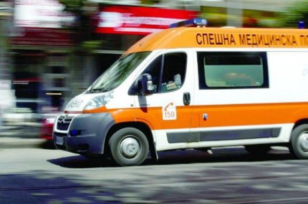 61-годишен шофьор отне предимство и прати мъж в болница / Новини от Казанлък