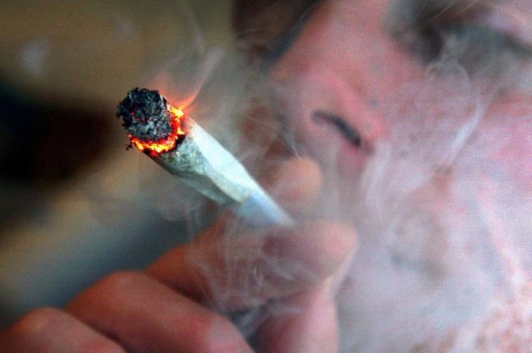 Хванаха 18-годишен с цигара марихуана / Новини от Казанлък