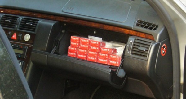 Задържаха шофьор с отнета книжка, в колата му откриха контрабандни цигари / Новини от Казанлък
