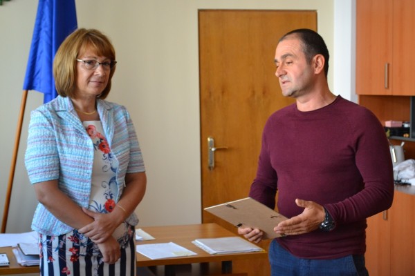 Кметът на Ръжена е изборът за август в общинската класация по населени места / Новини от Казанлък