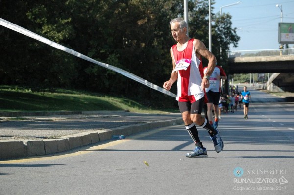 Ради Милев е най-възрастния завършил националния шампионат по маратон / Новини от Казанлък