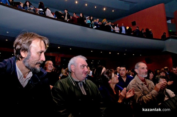 Силна премиера на филма „Дамасцена“ изправи на крака 500 зрители снощи / Новини от Казанлък