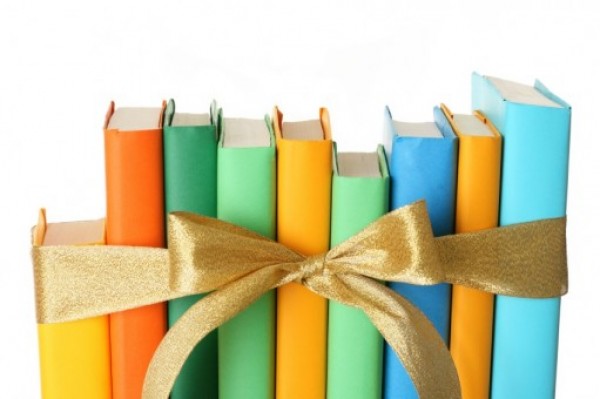 Библиотеката стартира кампания “Подарете ни нова книга за Коледа“ / Новини от Казанлък