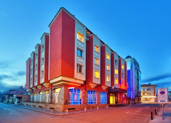 Хотел “ПАЛАС“ стана първият 4-звезден хотел в Казанлък / Новини от Казанлък