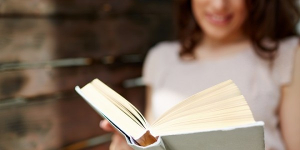 Библиотерапия или как се лекува с книги вече и в Казанлък / Новини от Казанлък