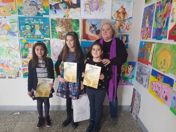 Школа „Ренина“ получи първите си награди за годината / Новини от Казанлък