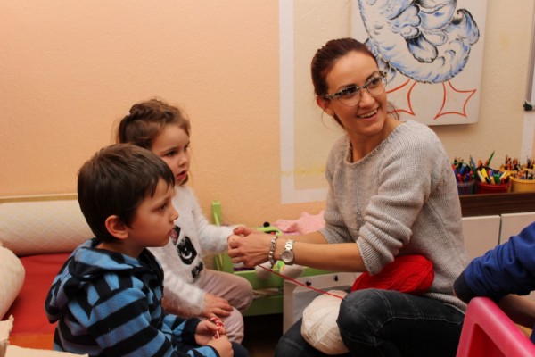 Стартираха обученията по проект „Заедно с нашите деца” / Новини от Казанлък