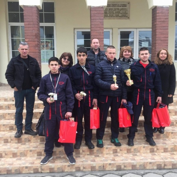 Ученици от Професионалната гимназия по транспорт на второ място в регионално състезание / Новини от Казанлък