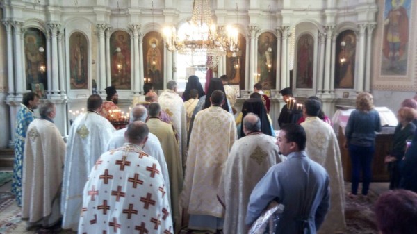 Митрополит Киприан отслужи литургия в Мъглиж / Новини от Казанлък