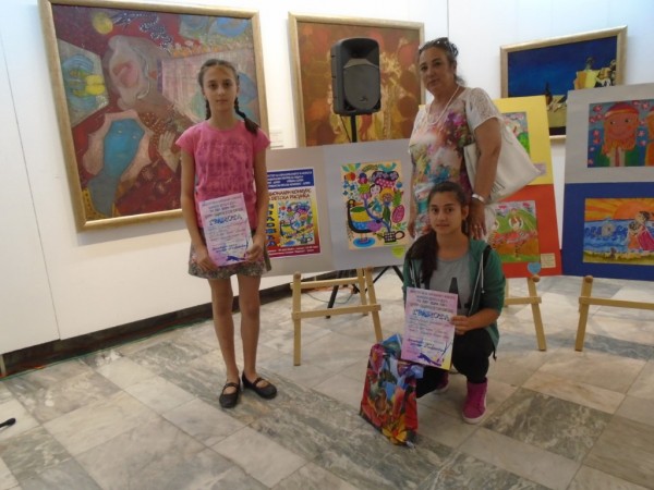 Художниците от школа “Живопис“ отново обраха наградите / Новини от Казанлък