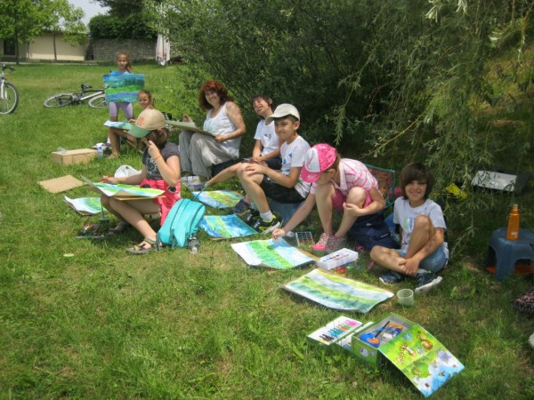 Деца и родители рисуваха на Синята река / Новини от Казанлък