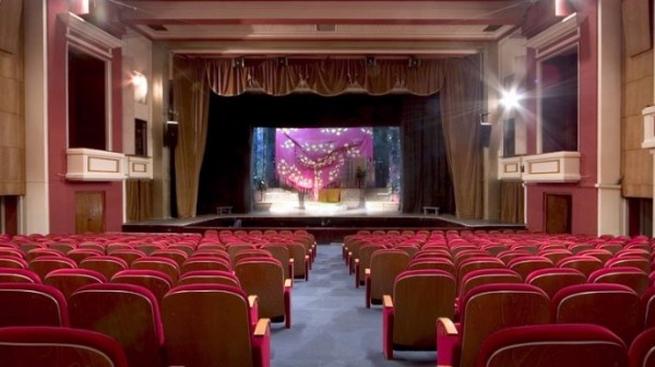 По-малко зрители са гледали театър и кино в старозагорско през 2017 г. / Новини от Казанлък