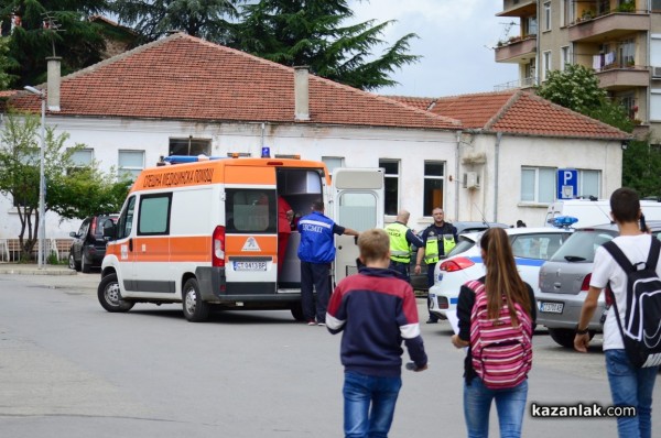 Жена на средна възраст пострада при пътен инцидент в градска среда / Новини от Казанлък