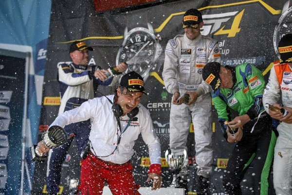 Иван Влъчков от казанлъшкия “Дамасцена Алба“ АСК спечели второто състезание в своя клас на Нюрбургринг в GT4 / Новини от Казанлък