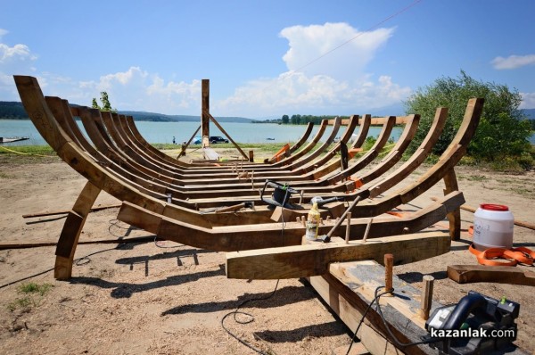 Древният тракийски кораб „Севт“ вече е в процес на строеж / Новини от Казанлък