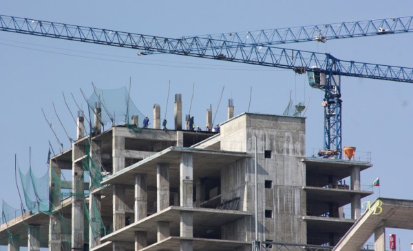 За последното тримесечие е стартирал строежът на 93 жилищни сгради в областта / Новини от Казанлък