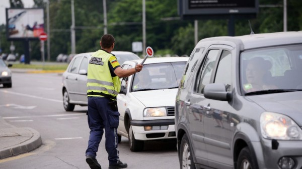 Прекратиха регистрацията на автомобил заради неправоспособен шофьор / Новини от Казанлък