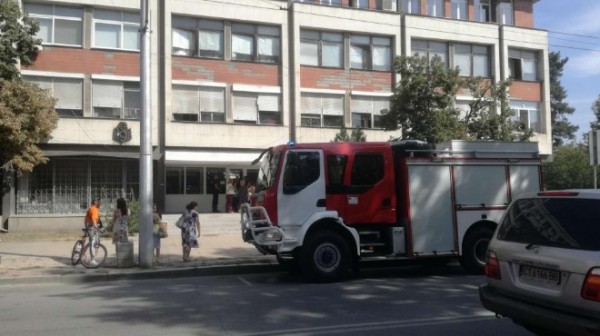 Спешна евакуация от сгради в центъра на Казанлък заради газ / Новини от Казанлък