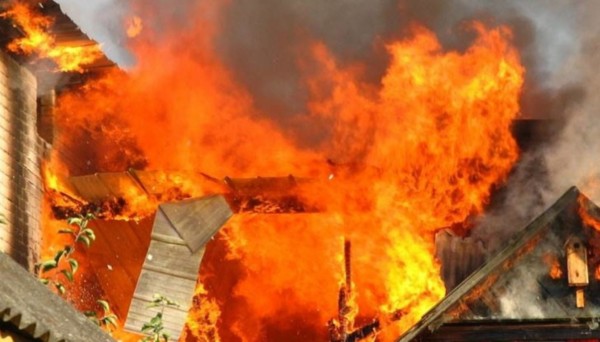 Изгоря къща в Шаново  / Новини от Казанлък