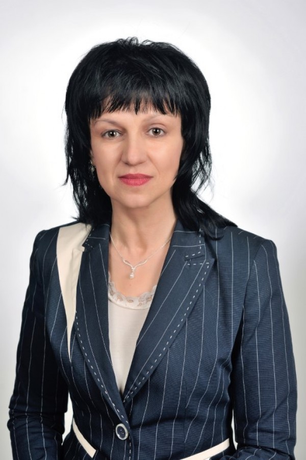 Донка Симеонова, БСП: Да бъде регламентирано присъствието на личния асистент в училище / Новини от Казанлък