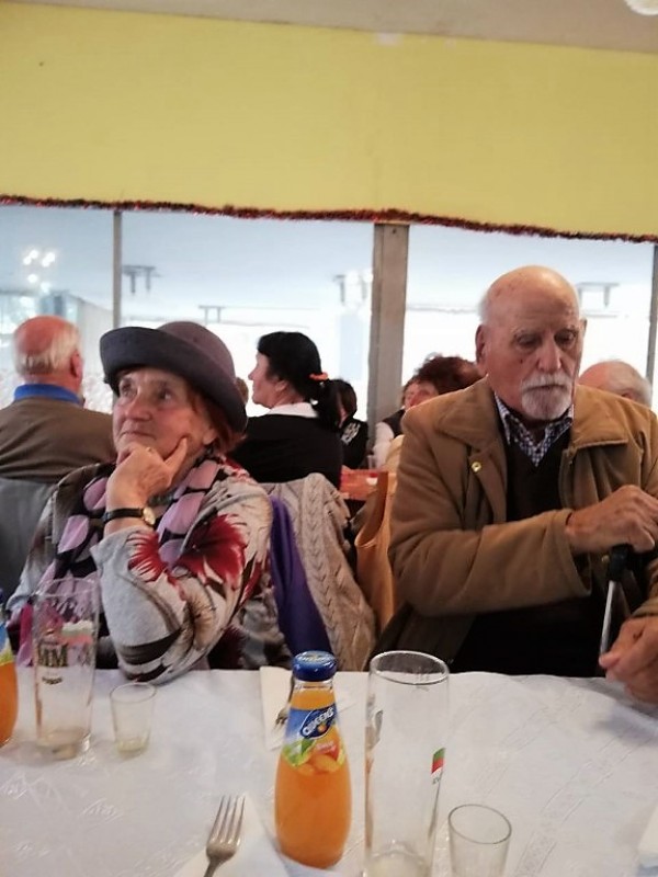 Кметът на Казанлък поздрави пенсионерите от ОПК “Розова долина“ / Новини от Казанлък
