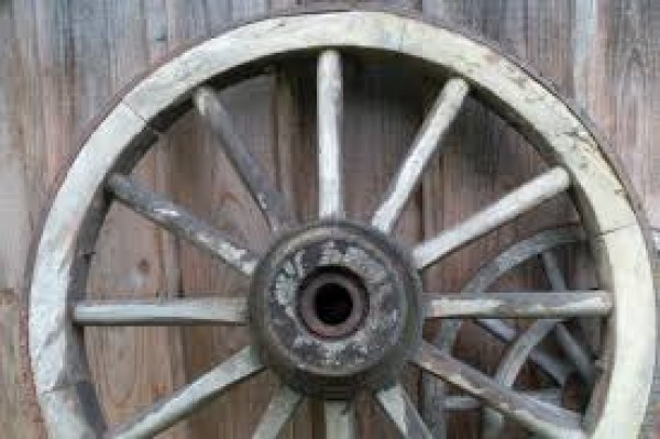 Задигнаха  дървените колела на каруца / Новини от Казанлък