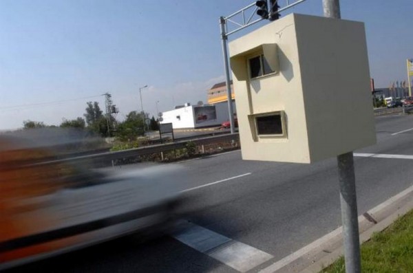 Две нови стационарни камери ще следят шофьорите в областта / Новини от Казанлък